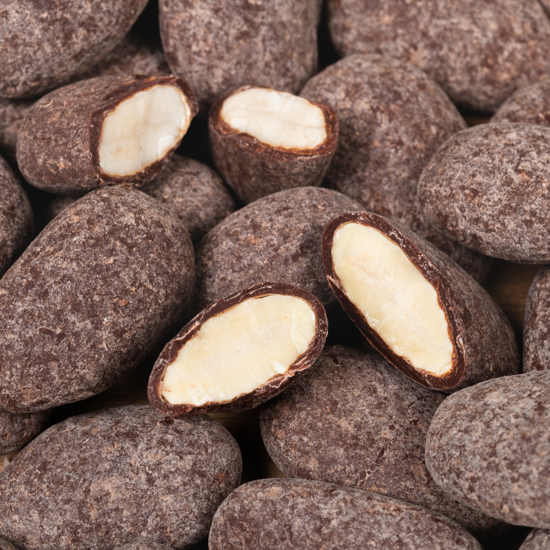 Amandes enrobées de chocolat noir – Image 3